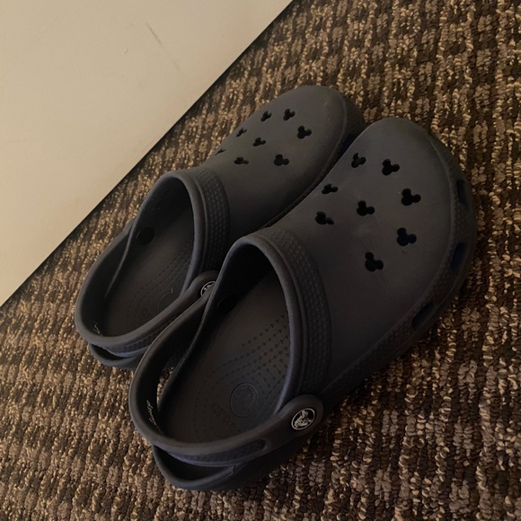 Walt Disney World Official Disney Mickey Mouse Crocs - Picture 4 of 5